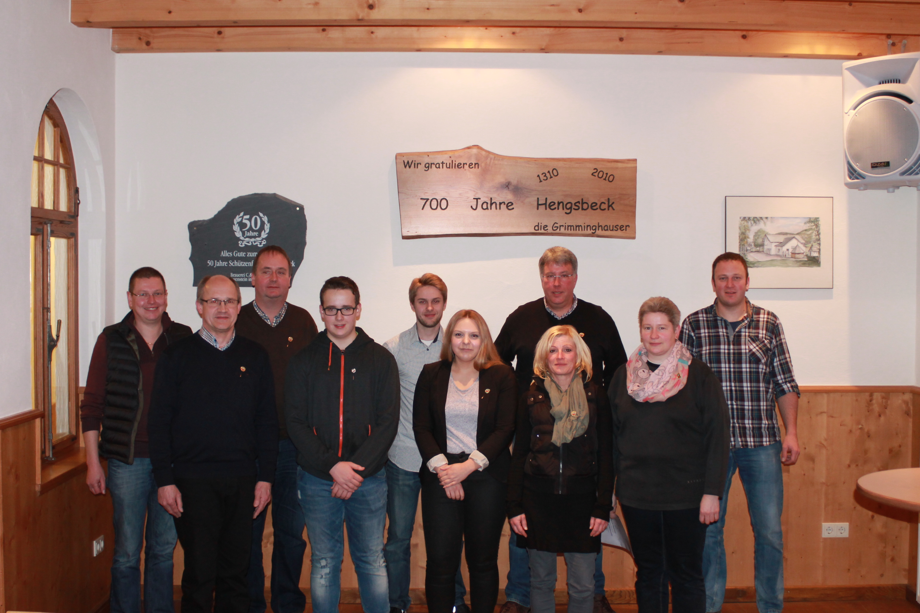 v.l. Bernhard Pape (40 Jahre), Caspar Bürger (40 Jahre), Theo Bremke (40 Jahre), Fabian Clausen (D2 Lehrgang), Patrick Schmidt (10 Jahre), Katarina Schmidt (10 Jahre), Dietmar Stappert (40 Jahre), Carolin Mecklenbräuker (30 Jahre), Nicole Alteköster (30 Jahre) Christoph Quinkert (1. Vorsitzender)